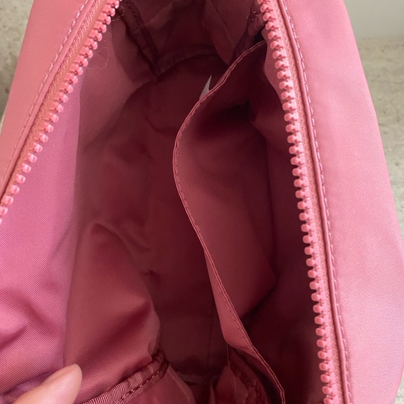 Lululemon All Your Small Things Pouch 4L - Picture 9 of 13